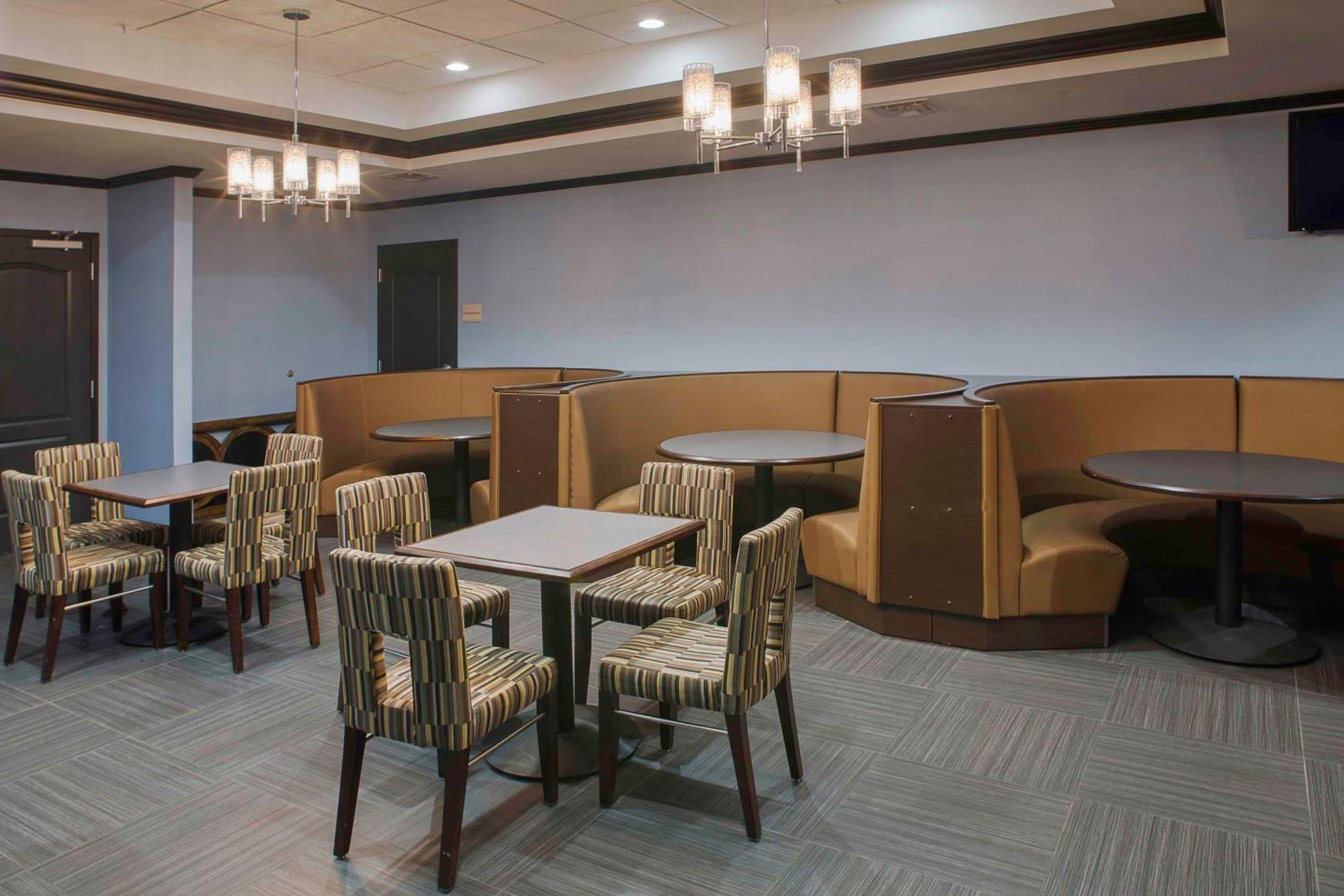 Hilton Garden Inn Джоунсбъроу Екстериор снимка